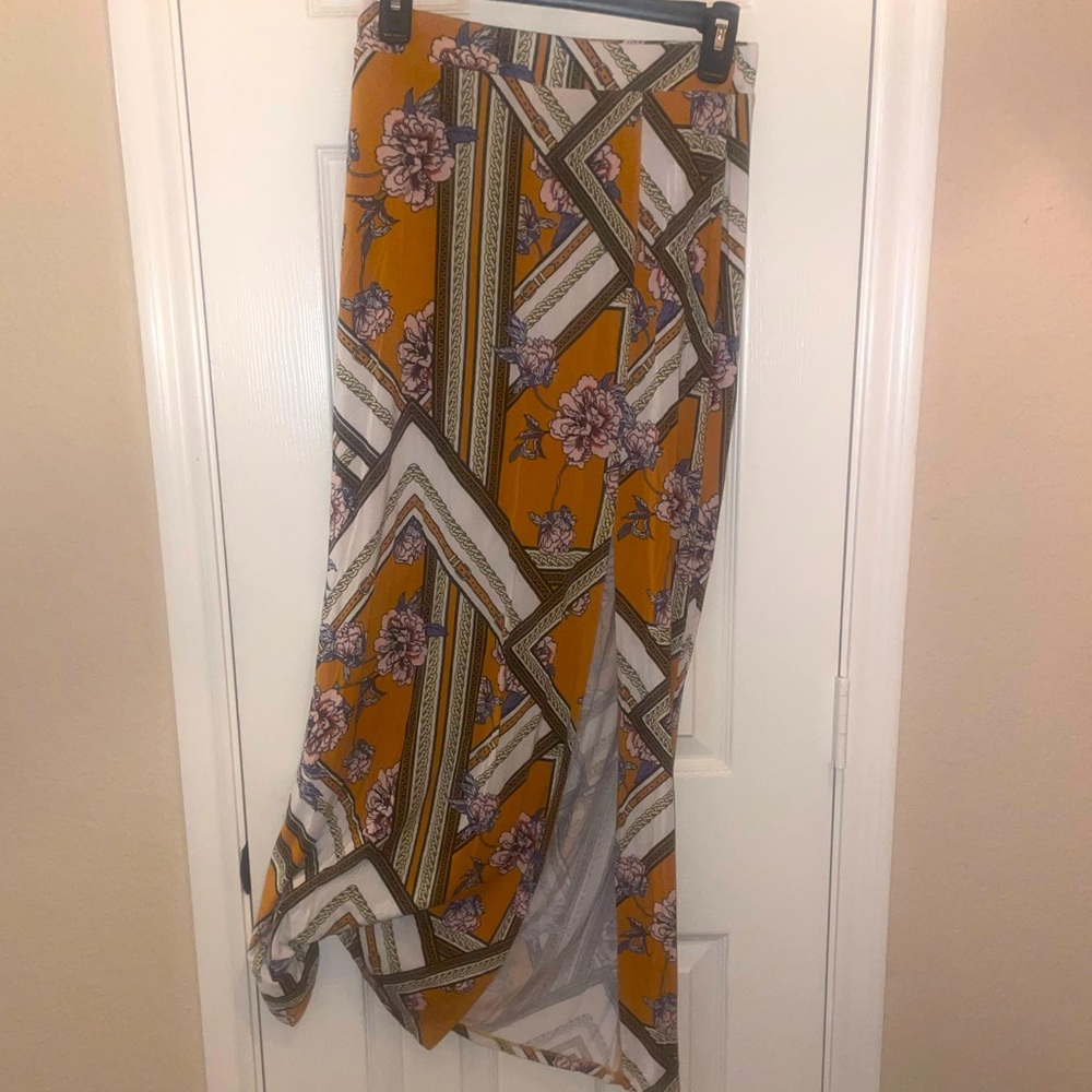 Charlotte Russe Size M Maci Skirt with Slit Yellow